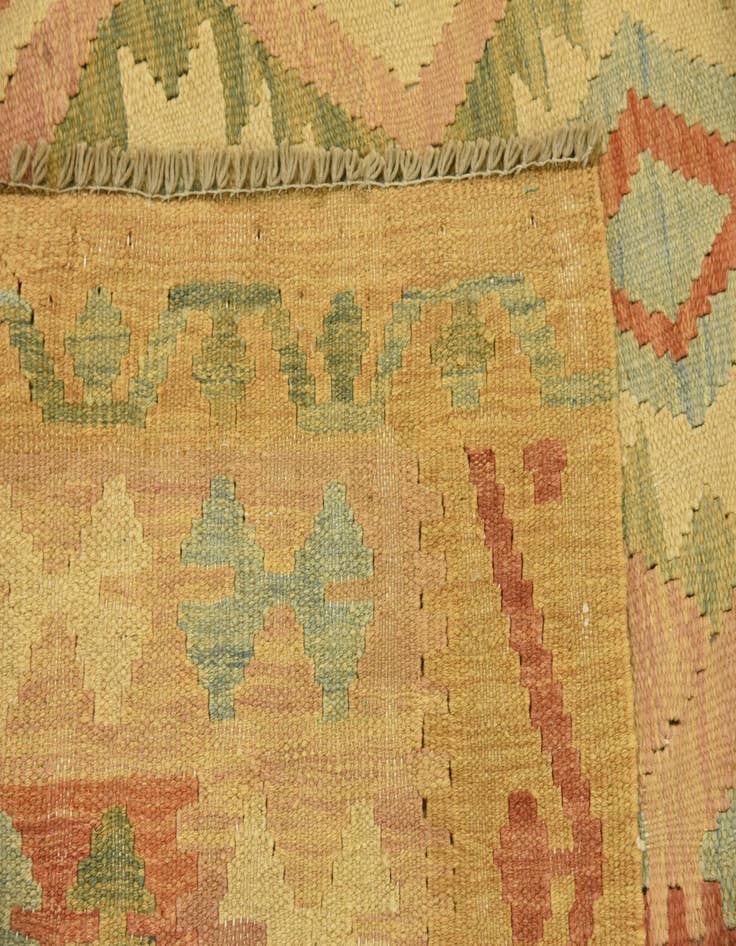 Detail image of  4' 9 x 6' 6  Hand Woven Kilim Waziri Wool Rug