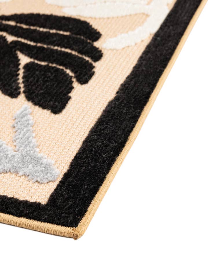Detail image of  5' 3 x 7' 7  Washable  Indoor / Outdoor Rug