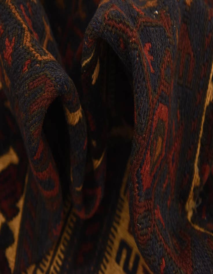 Detail image of 6' 5 x 9' Hand Knotted Sumak Oriental Wool Rug