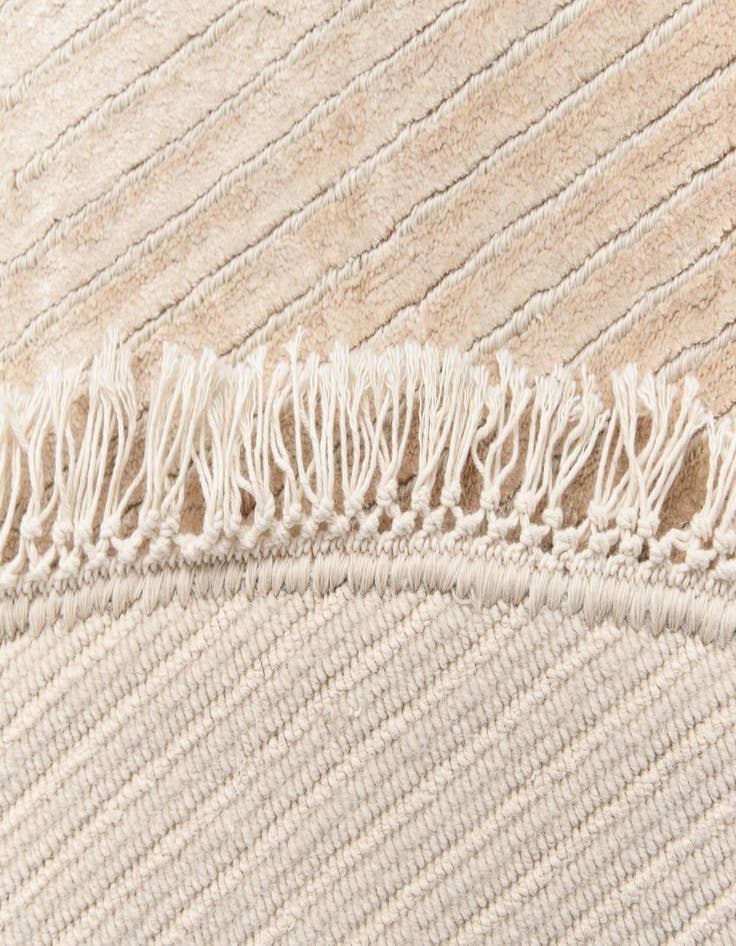 Detail image of  6' 6 x 6' 6  Hand Knotted Darya Wool Round Rug