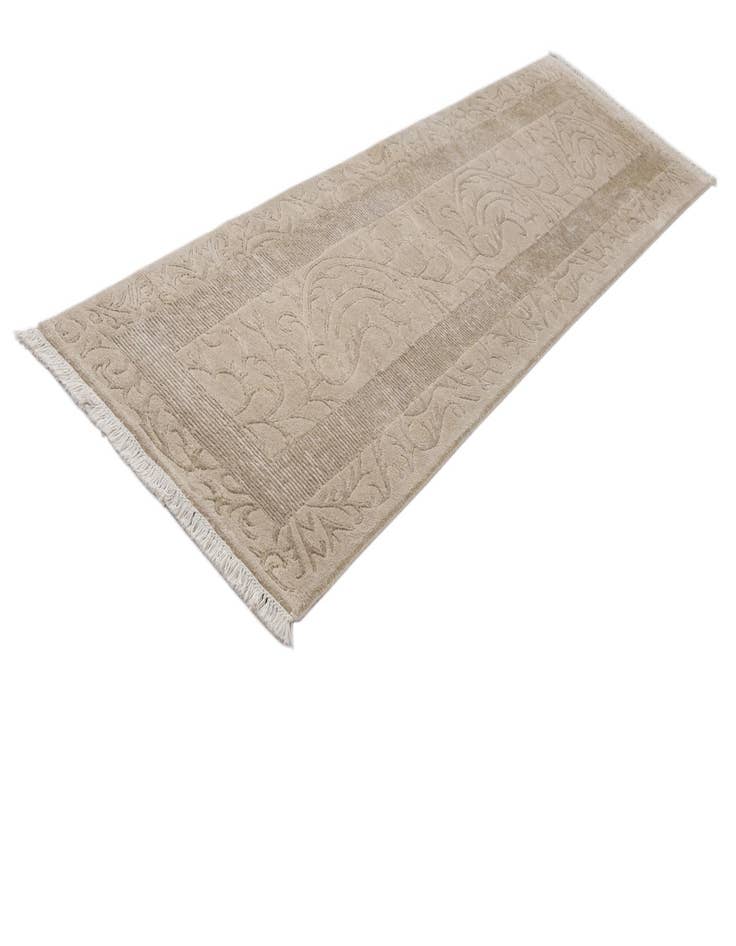 Detail image of  2' 8 x 9' 10  Hand Knotted Darya Wool Runner Rug