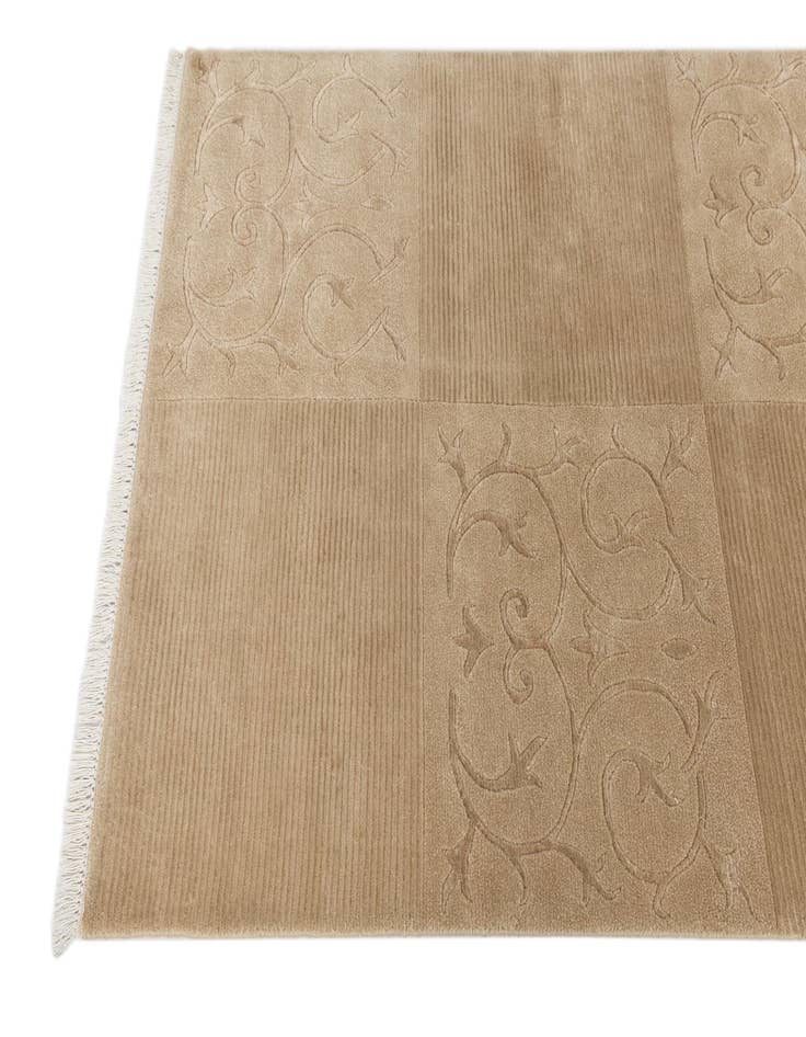 Detail image of  3' 3 x 6' 9  Hand Knotted Darya Wool Runner Rug