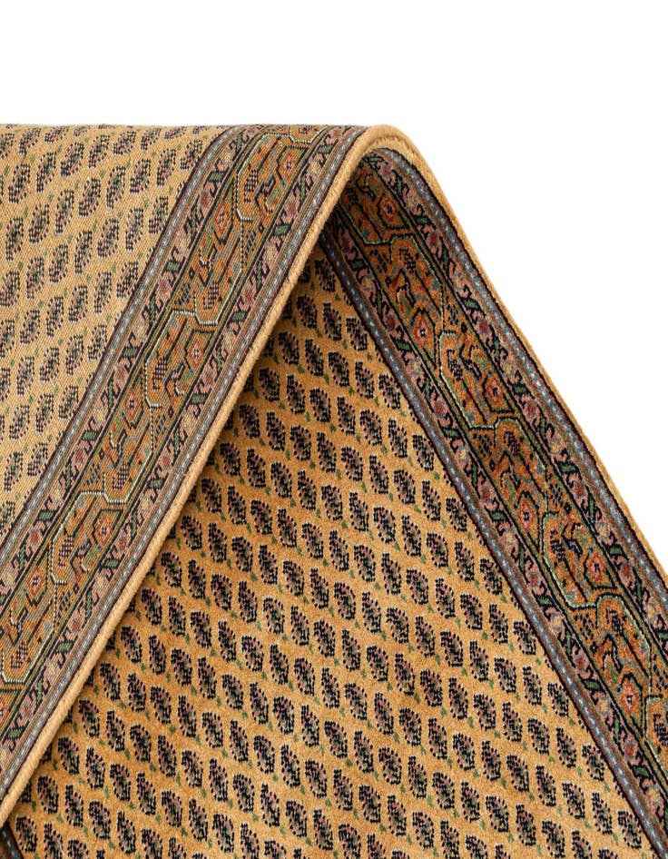 Detail image of  2' 9 x 9' 6  Hand Knotted Mir Wool Runner Rug