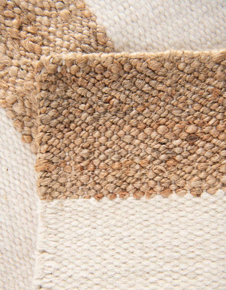 Detail image of  4' 1 x 6' 1  Hand Woven Jill Zarin Hamptons Rug