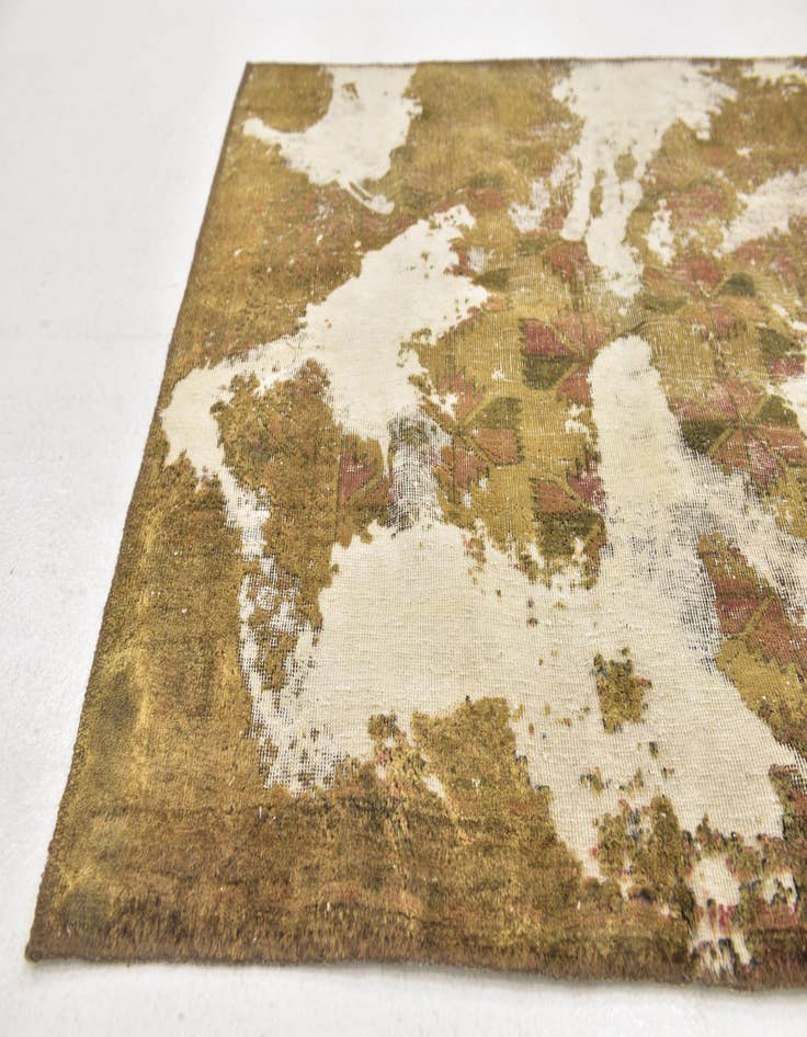 Detail image of  3' 2 x 3' 5  Hand Knotted Ultra Vintage Persian Wool Square Rug