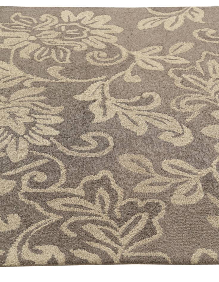 Detail image of  5' 1 x 8' Agra Wool Rug