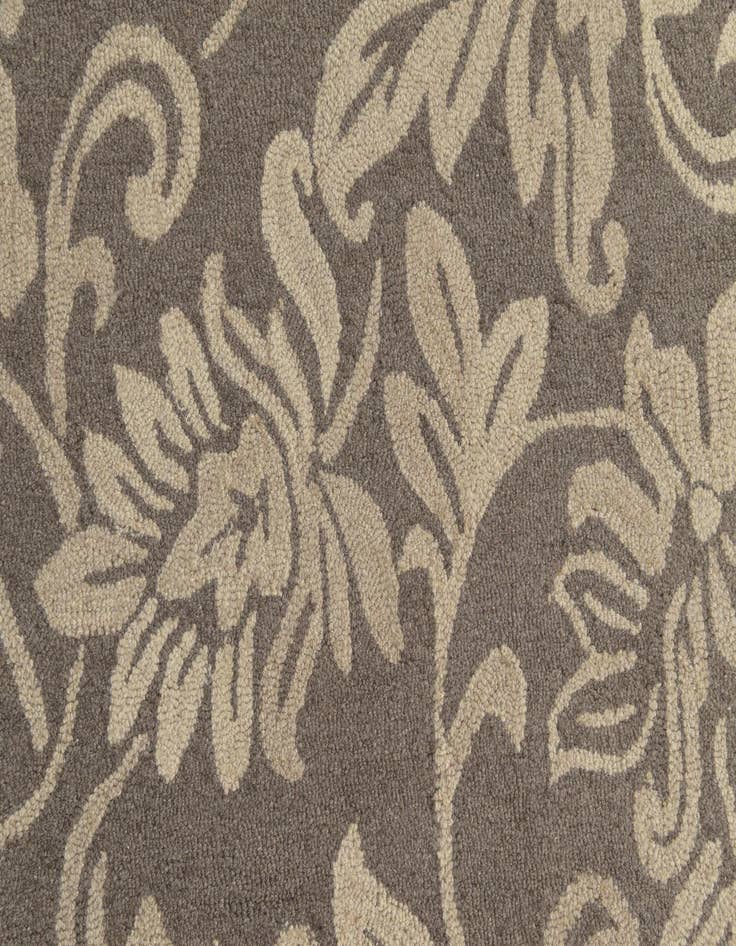 Detail image of  5' 1 x 8' Agra Wool Rug