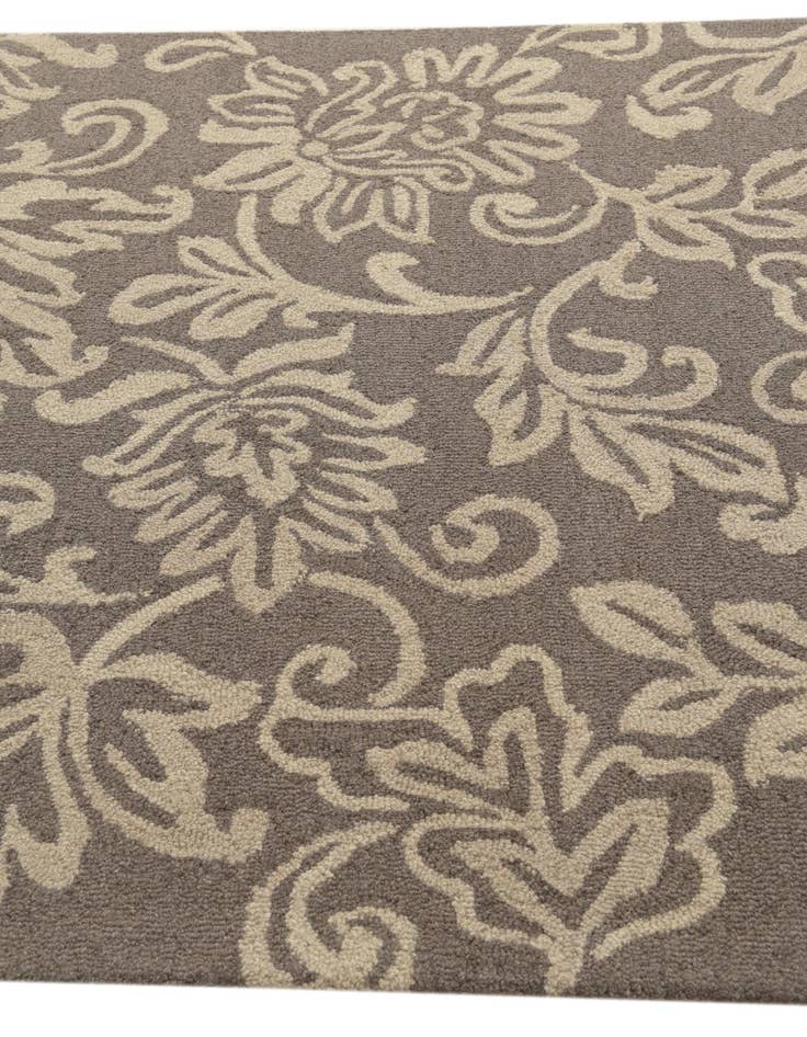 Detail image of  5' 1 x 8' Agra Wool Rug