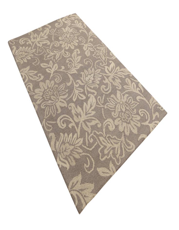 Detail image of  5' x 8' Agra Wool Rug