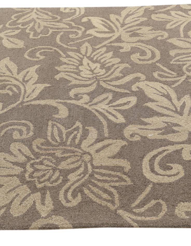Detail image of  5' x 8' Agra Wool Rug