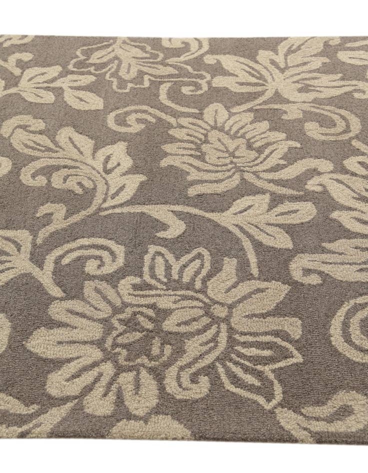 Detail image of  5' 1 x 8' Agra Wool Rug
