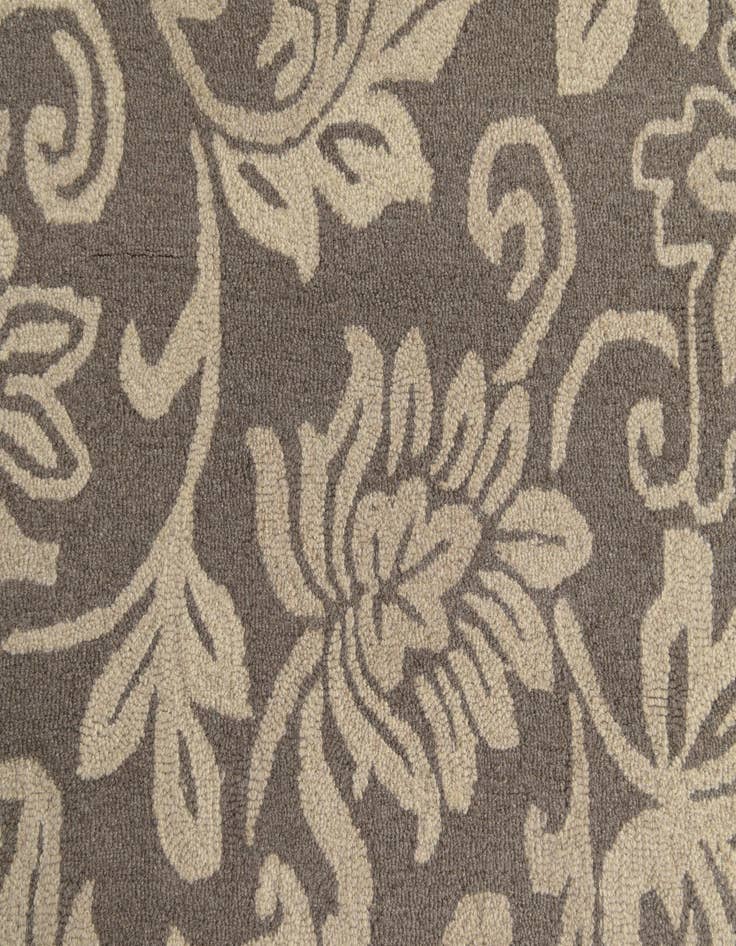 Detail image of  5' 1 x 8' Agra Wool Rug