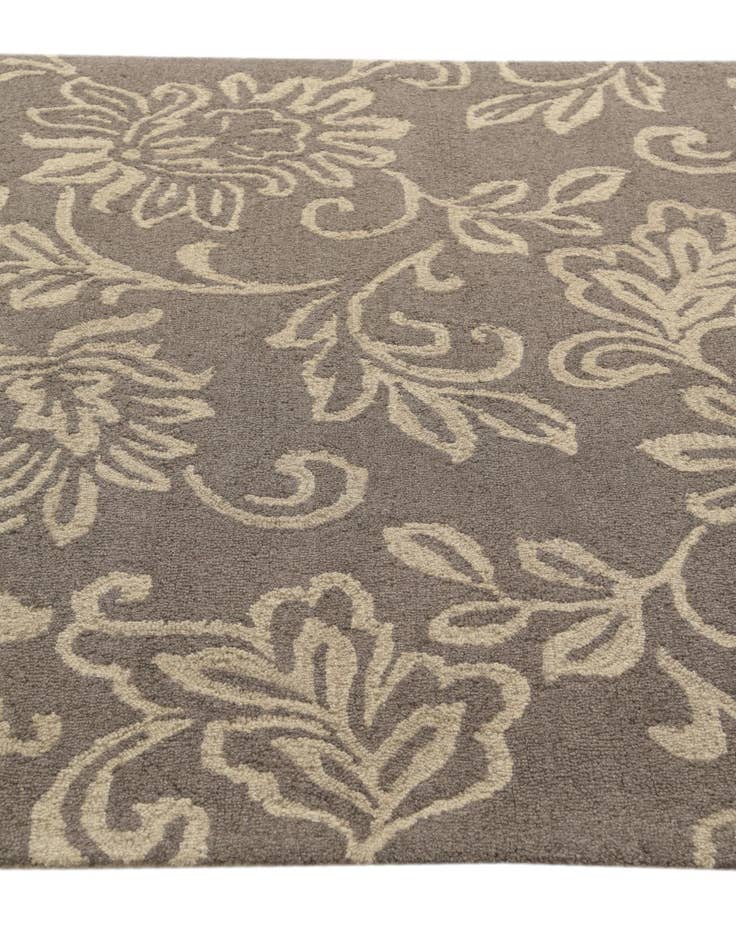 Detail image of  5' 1 x 8' 1 Agra Wool Rug