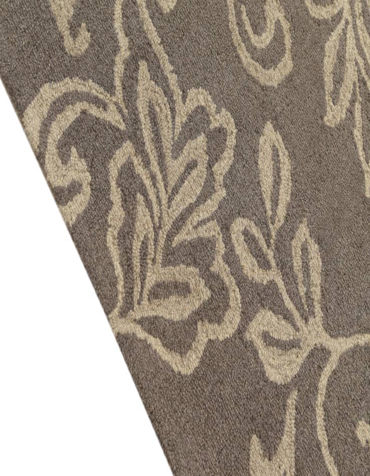 Detail image of  5' 1 x 8' 1 Agra Wool Rug