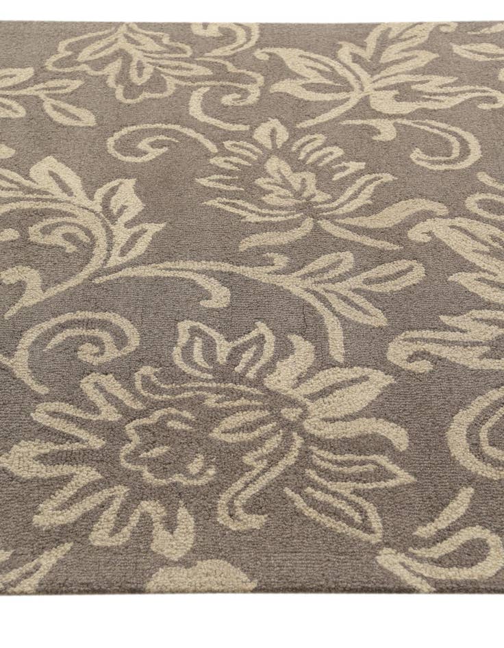 Detail image of  5' 1 x 8' Agra Wool Rug