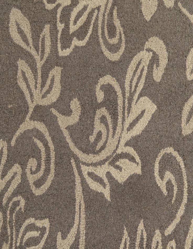 Detail image of  5' 1 x 8' Agra Wool Rug