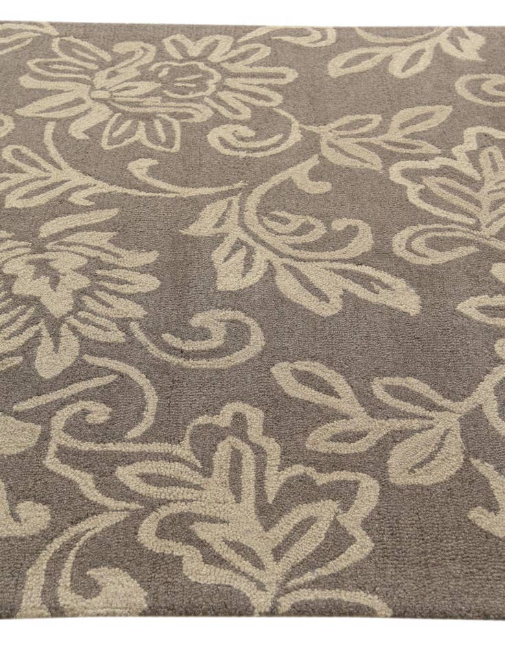 Detail image of  5' x 8' Agra Wool Rug