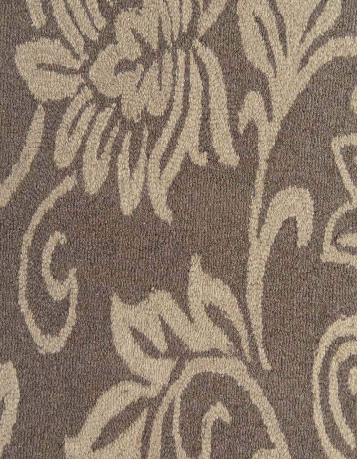 Detail image of  5' 1 x 8' Agra Wool Rug