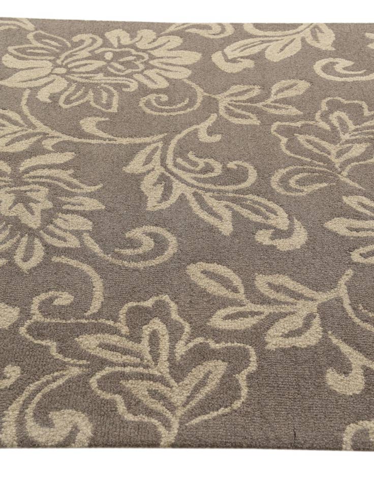 Detail image of  5' 2 x 8' Agra Wool Rug