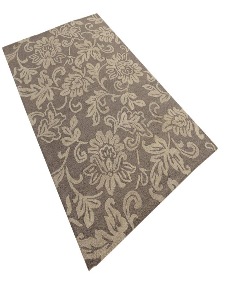 Detail image of  5' x 7' 10 Agra Wool Rug