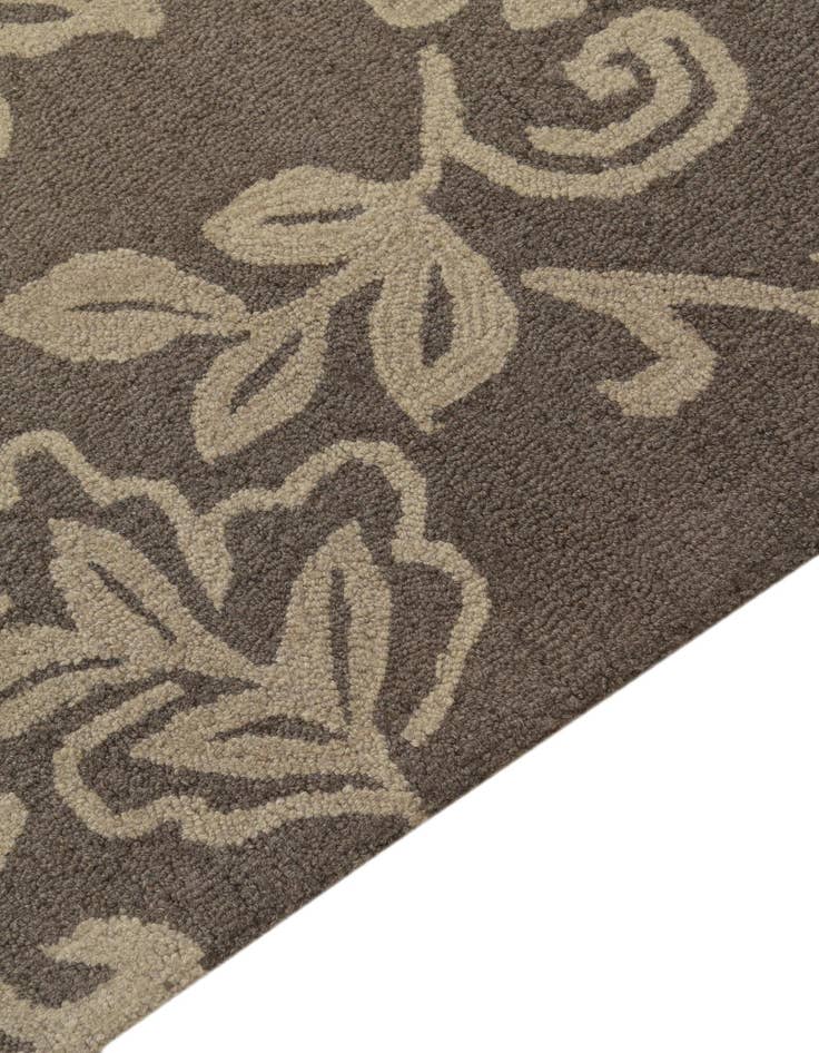 Detail image of  5' x 7' 10 Agra Wool Rug