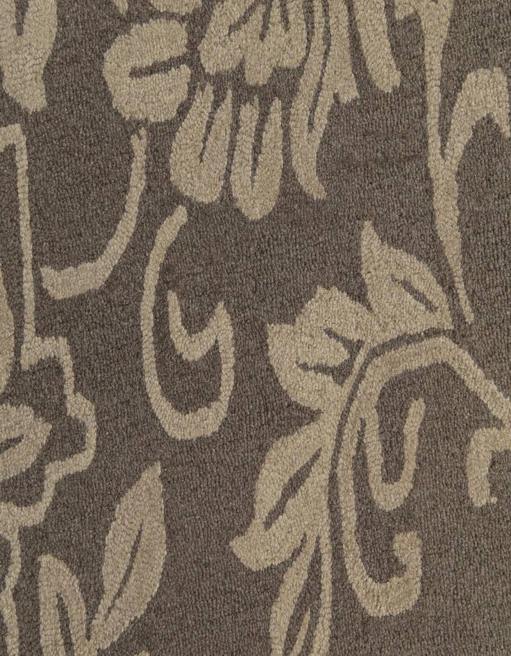 Detail image of  5' x 7' 10 Agra Wool Rug