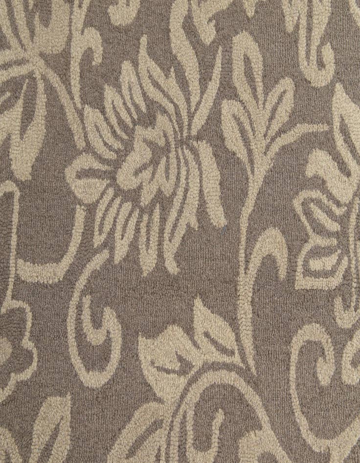 Detail image of  5' x 8' Agra Wool Rug