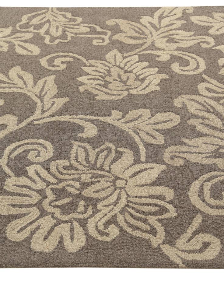 Detail image of  5' 1 x 8' Agra Wool Rug