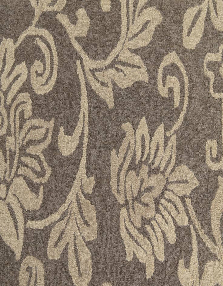 Detail image of  5' 1 x 8' Agra Wool Rug