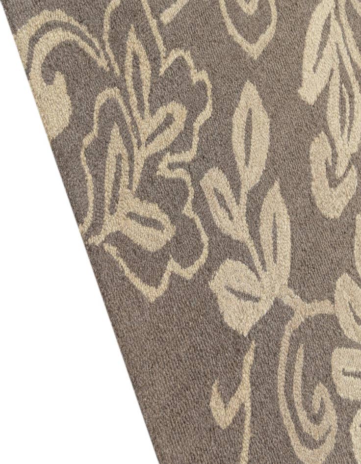 Detail image of  5' x 8' Agra Wool Rug