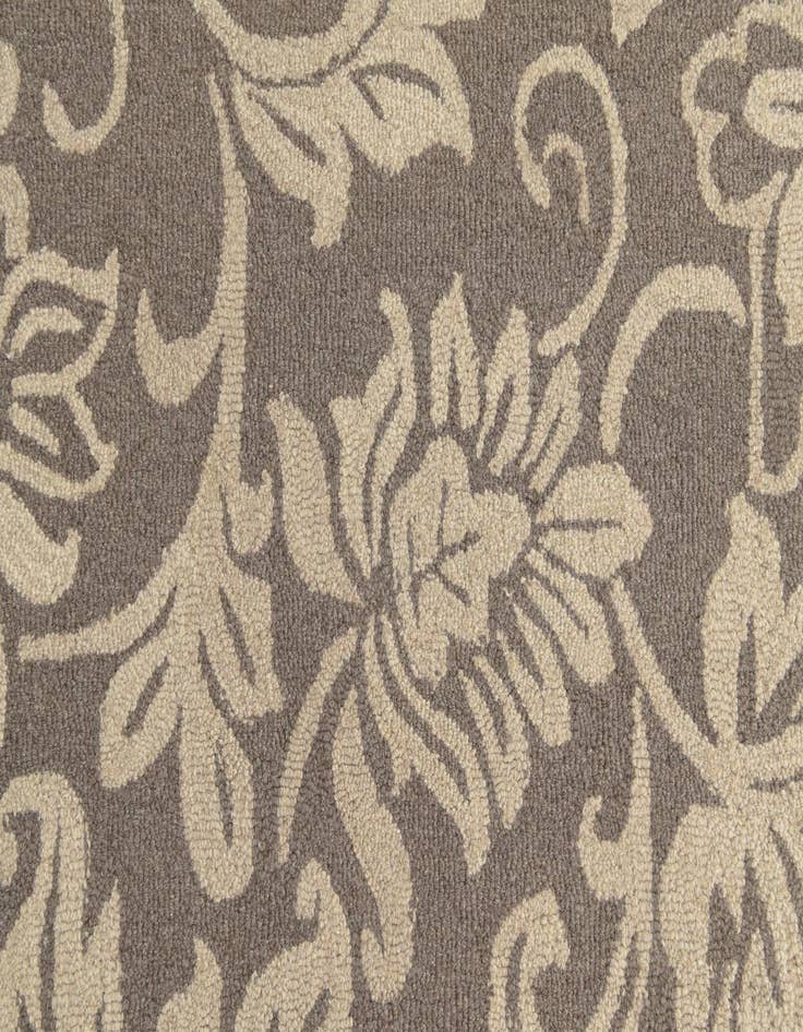 Detail image of  5' 1 x 8' Agra Wool Rug