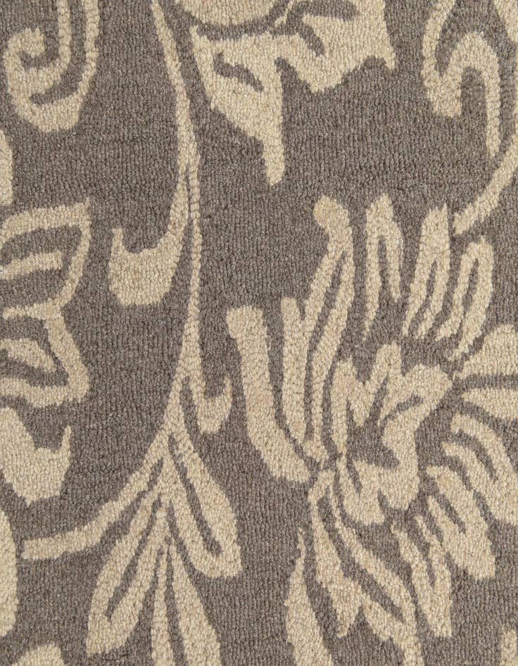 Detail image of  5' x 8' Agra Wool Rug