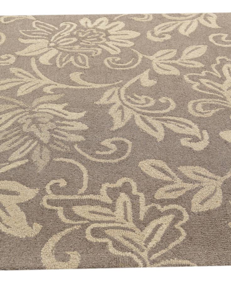 Detail image of  5' x 7' 10 Agra Wool Rug