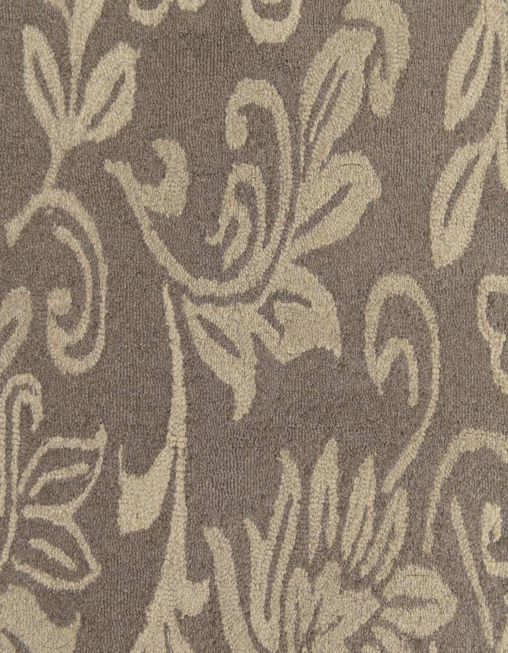 Detail image of 5' x 8' Agra Wool Rug