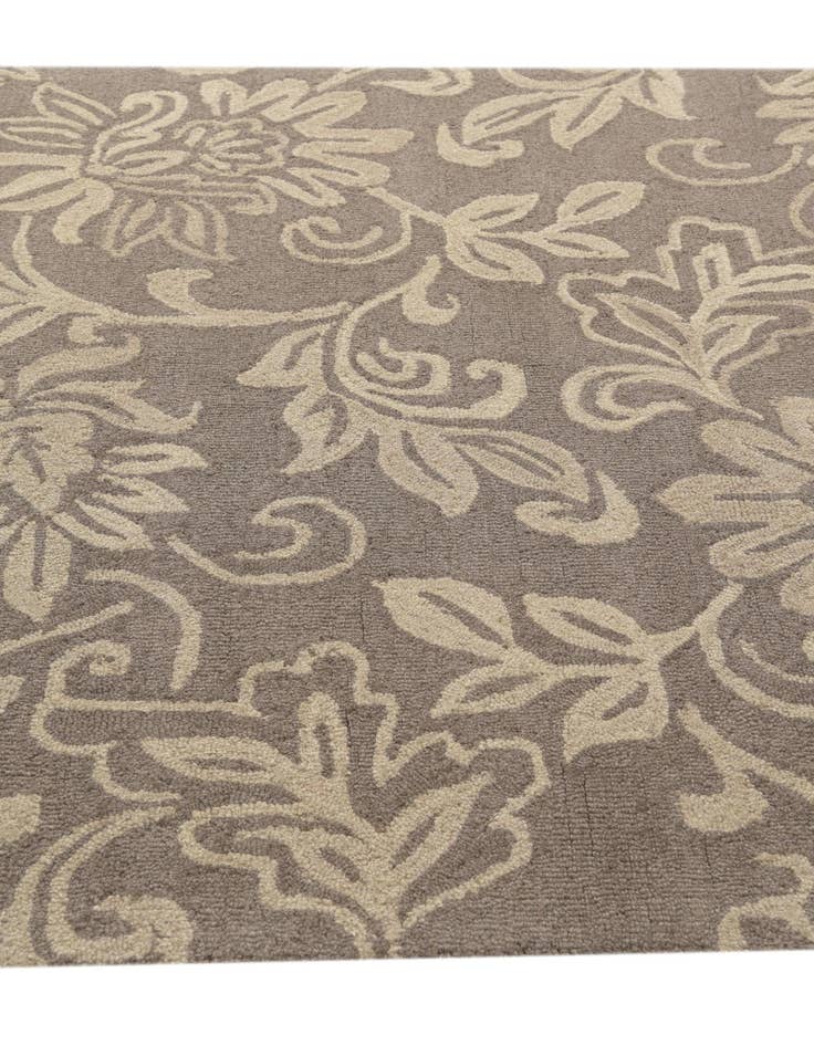 Detail image of  5' x 8' Agra Wool Rug