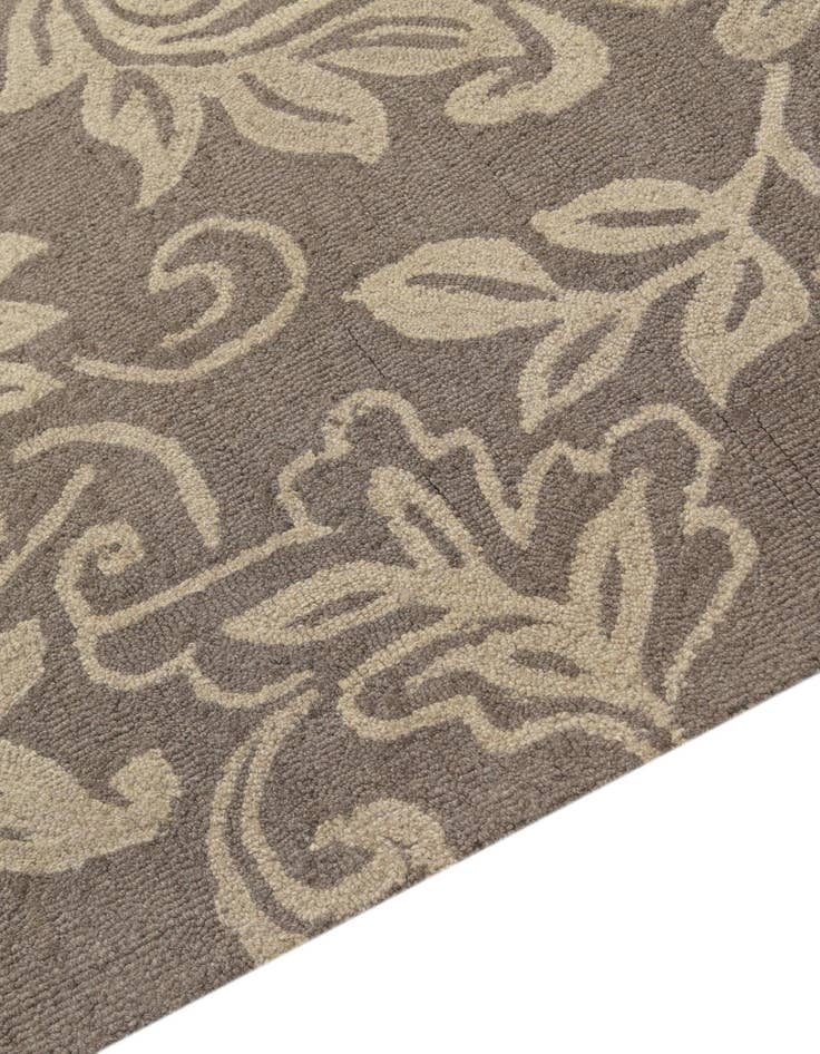 Detail image of  5' x 8' Agra Wool Rug