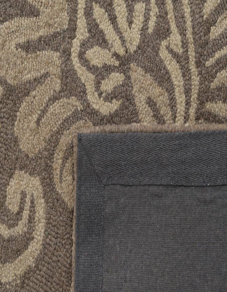 Detail image of  5' x 8' Agra Wool Rug