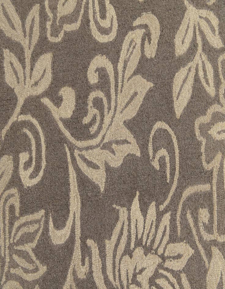 Detail image of  5' x 8' Agra Wool Rug