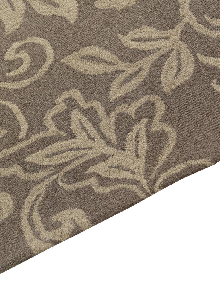 Detail image of  5' x 8' Agra Wool Rug