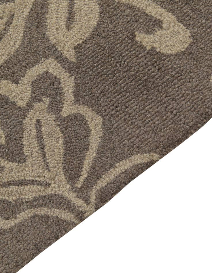 Detail image of  5' x 8' Agra Wool Rug