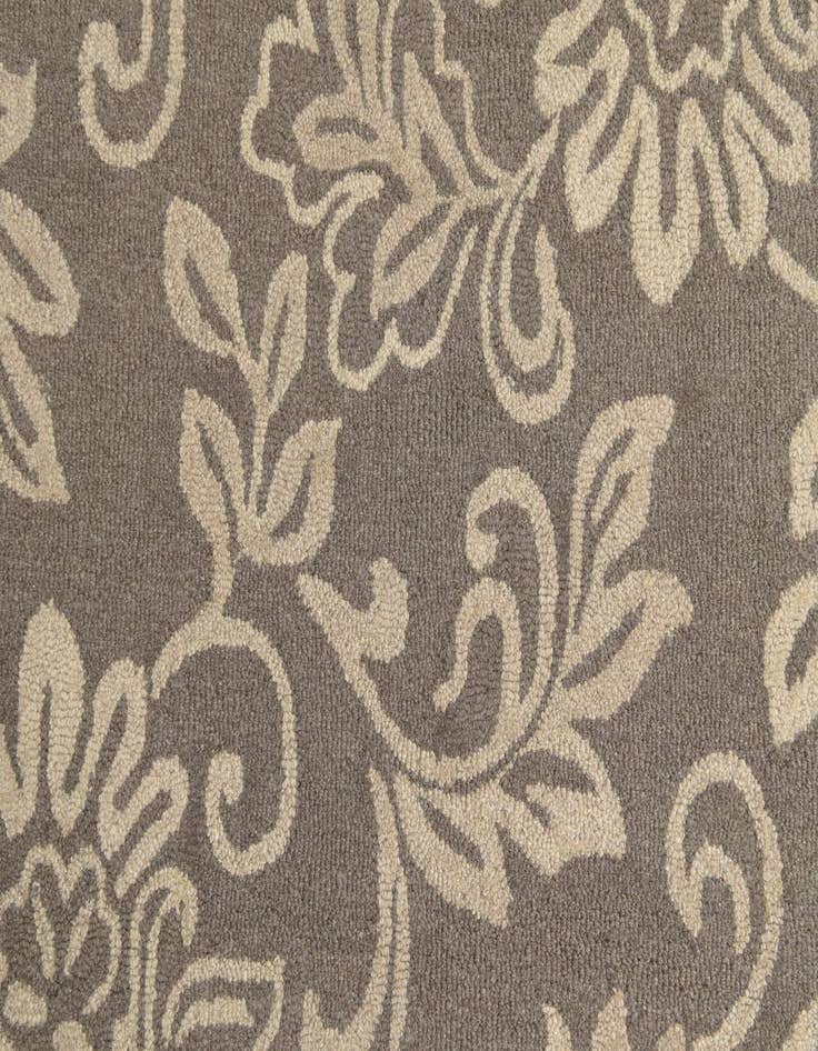 Detail image of  5' 1 x 8' Agra Wool Rug
