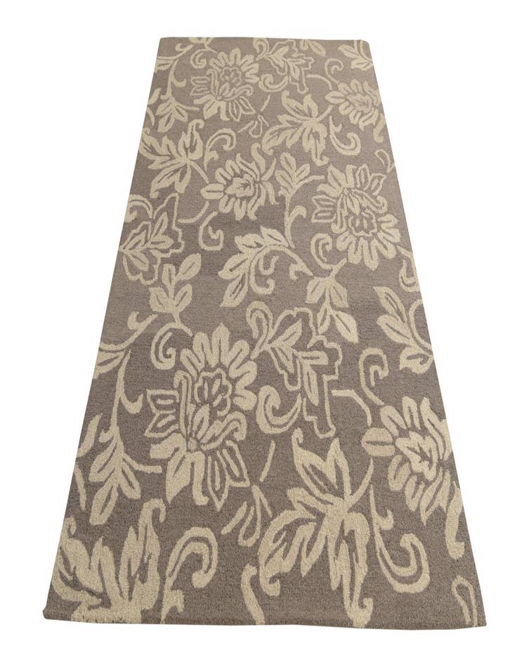 Detail image of  5' x 8' Agra Wool Rug