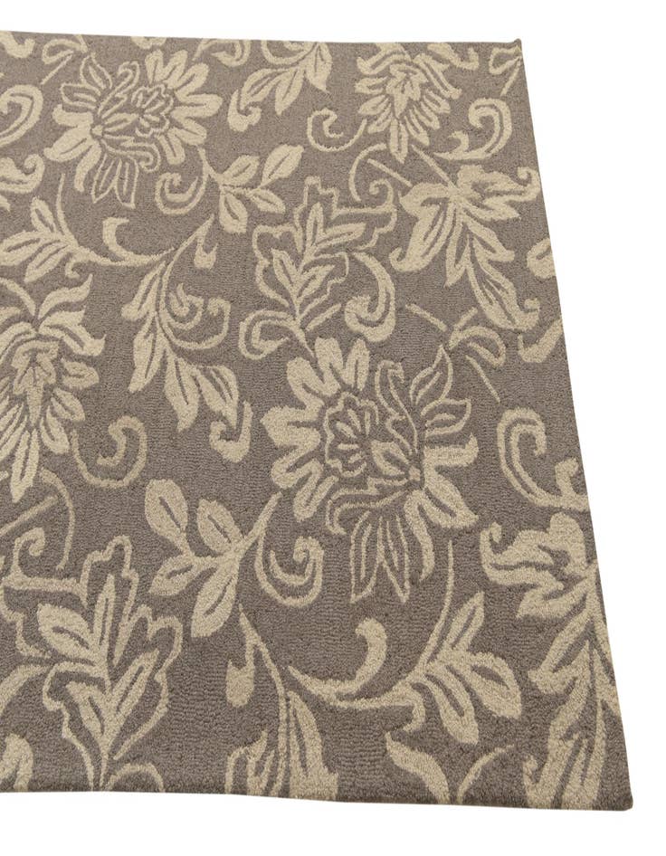 Detail image of  5' 1 x 8' Agra Wool Rug