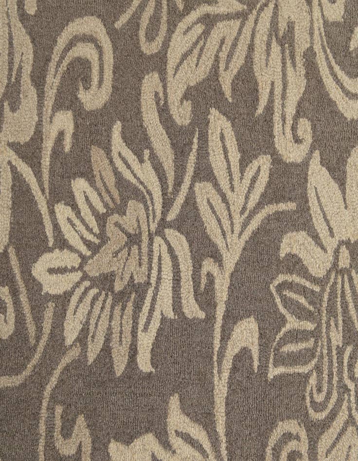 Detail image of  5' 1 x 8' Agra Wool Rug