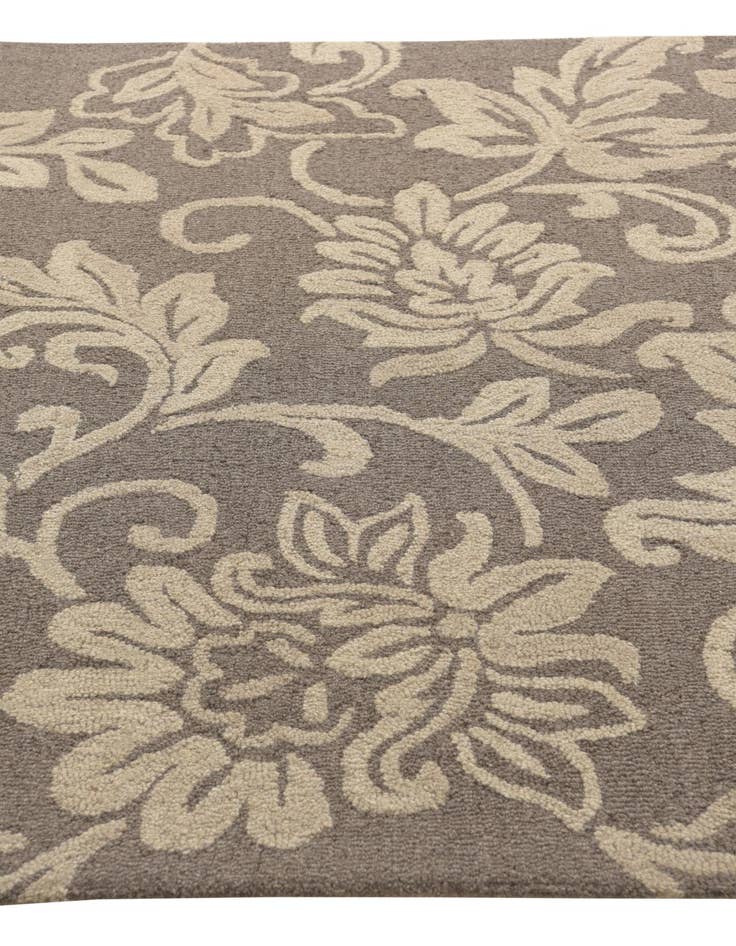 Detail image of  5' x 8' Agra Wool Rug