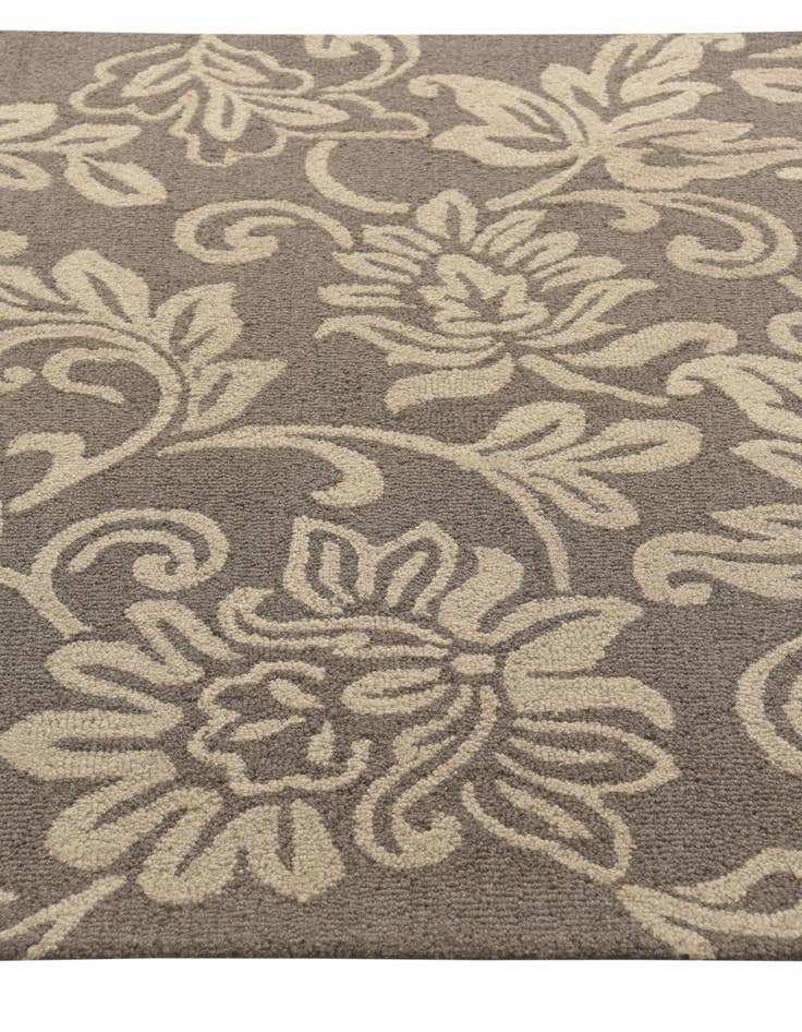 Detail image of  5' 1 x 8' Agra Wool Rug
