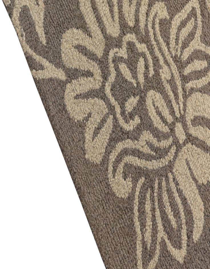 Detail image of  5' 1 x 8' Agra Wool Rug