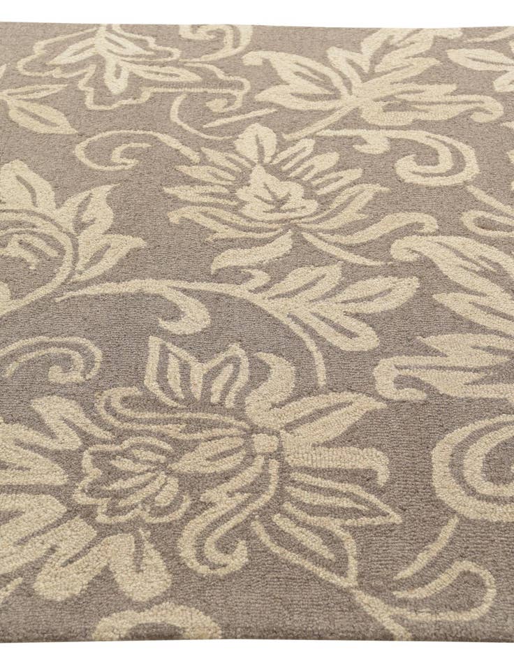 Detail image of  5' x 8' Agra Wool Rug