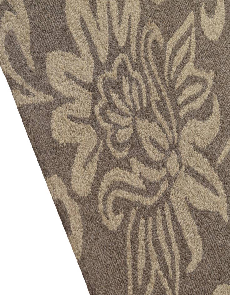 Detail image of  5' x 8' Agra Wool Rug