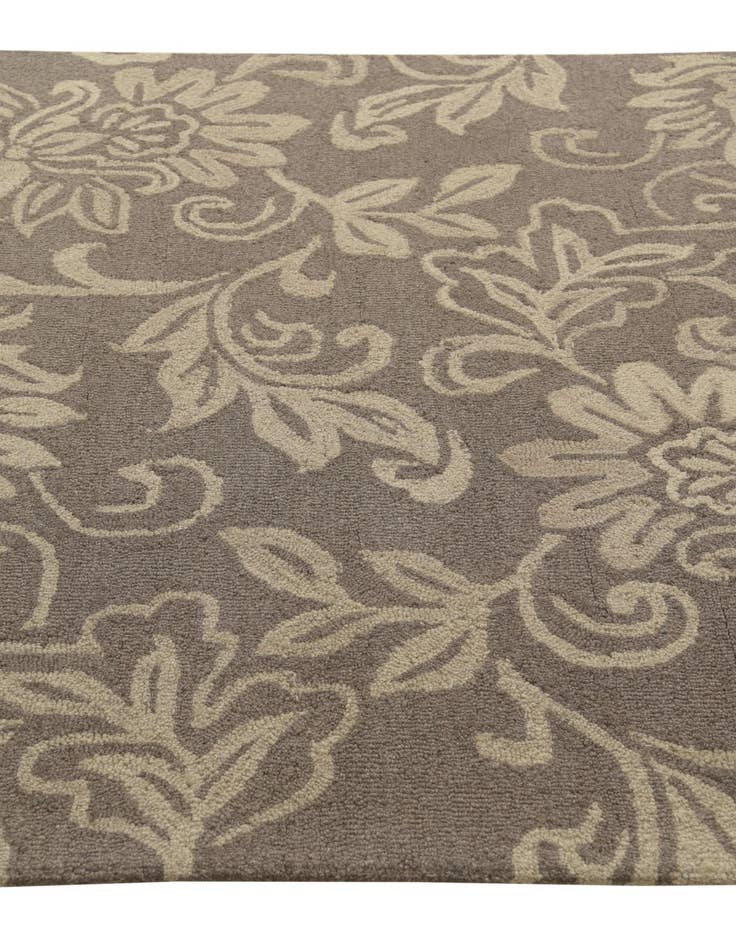 Detail image of  5' x 8' Agra Wool Rug